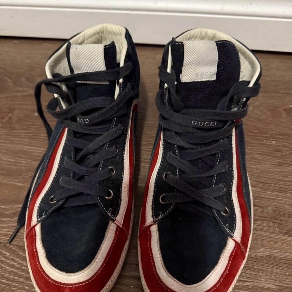 Gucci Men's Navy and Red Sneakers